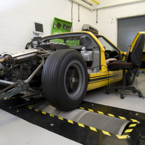 GT40 on rolling road